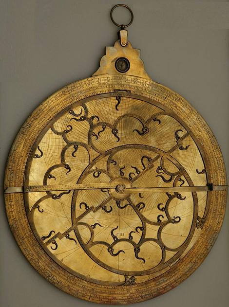 Zdjęcie nr 3 (31)
                                	                             Astrolabium planisferyczne, Hans Dorn, Buda, 1486 r. Jedno z największych astrolabiów na świecie, XV w., dar Marcina Bylicy z Olkusza.
                            