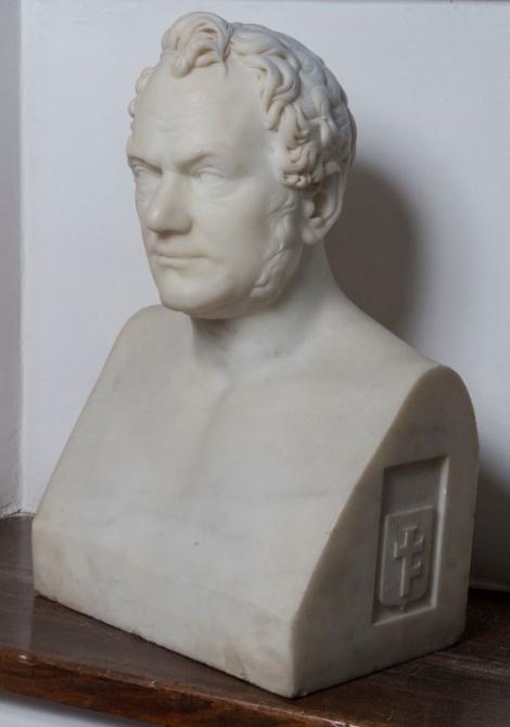 Zdjęcie nr 2 (29)
                                	                             2. Popiersie księcia Michała Wiszniewskiego, profesora UJ, marmur karraryjski, Emilio Santarelli (? 1801-1886), Włochy, 1853 r.
                            